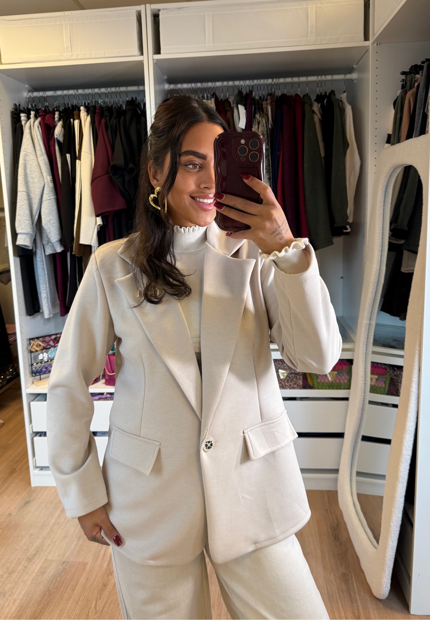 Bowie brooch blazer beige