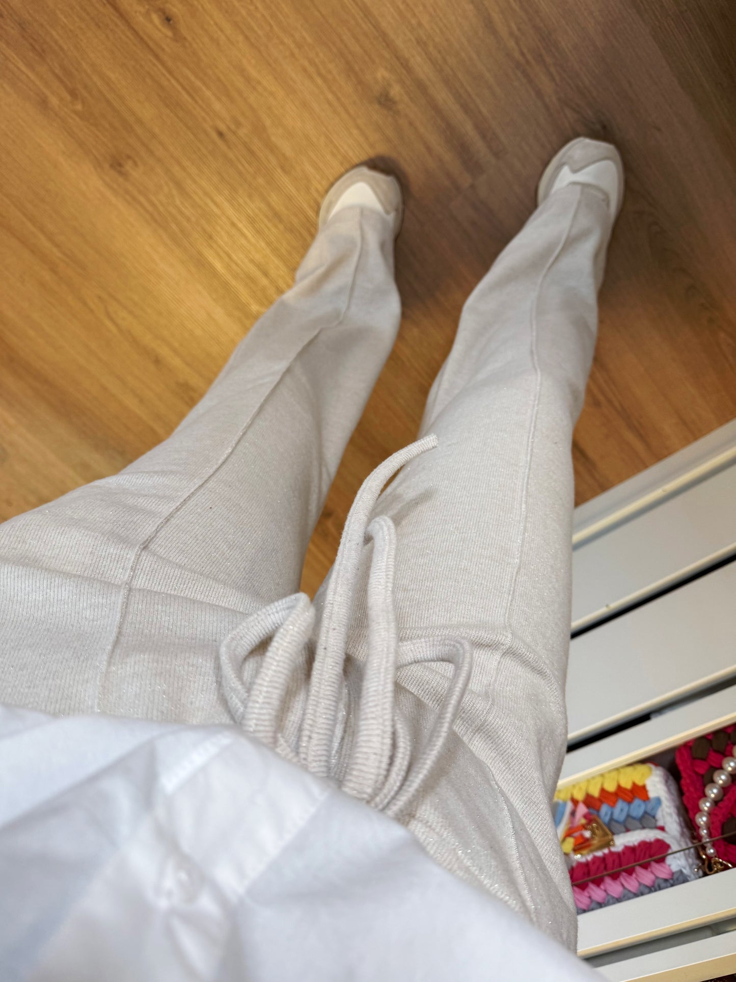 Sophia soft glitter jogger beige