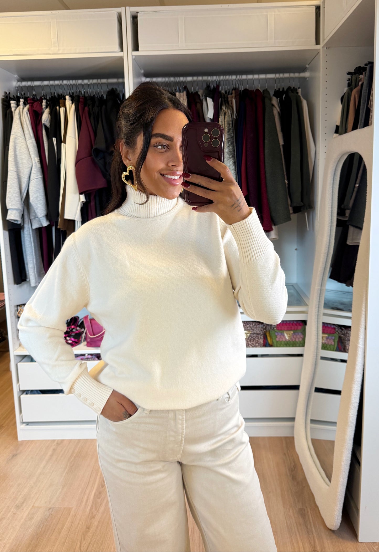 Yara button col offwhite