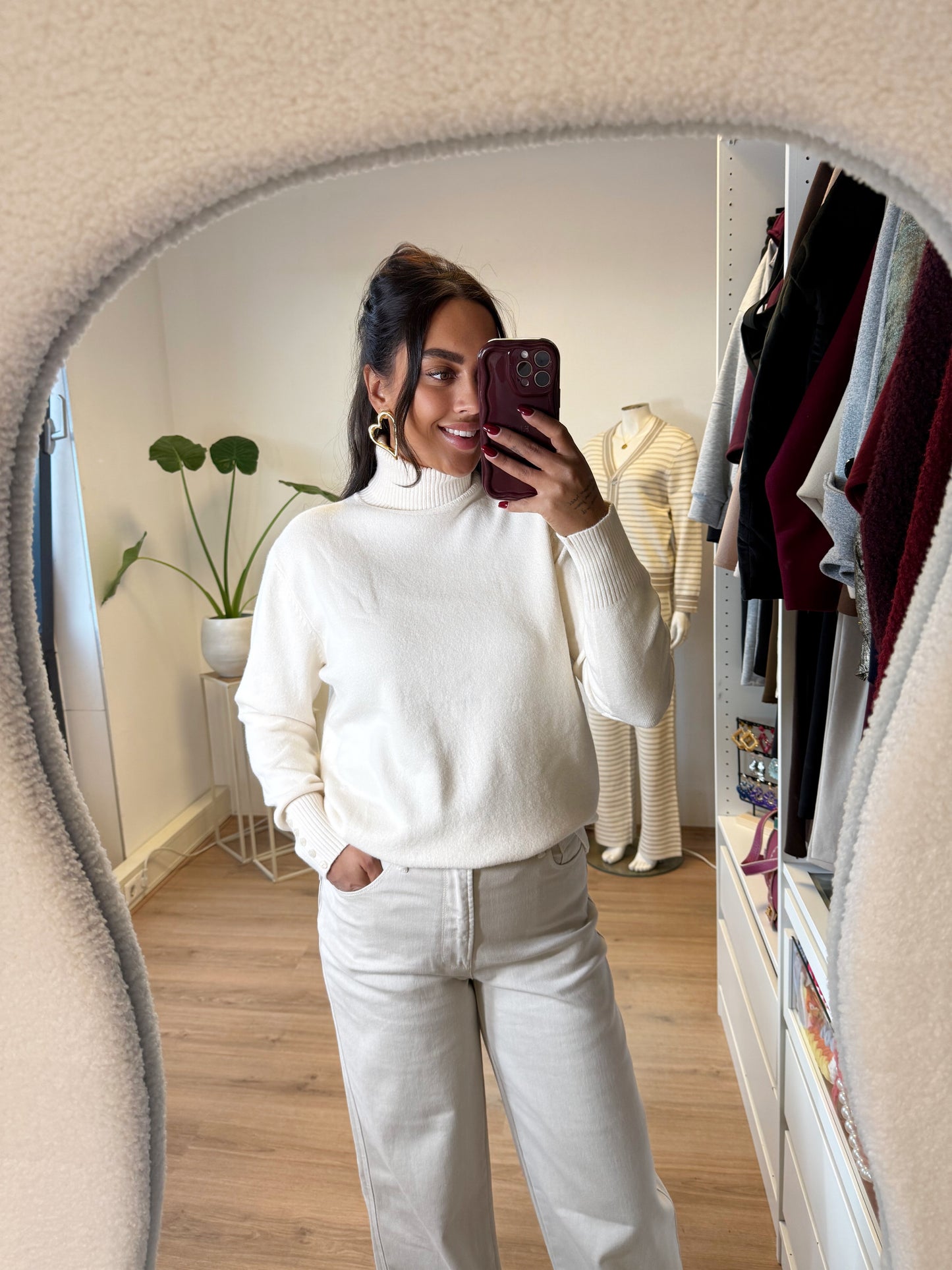 Yara button col offwhite