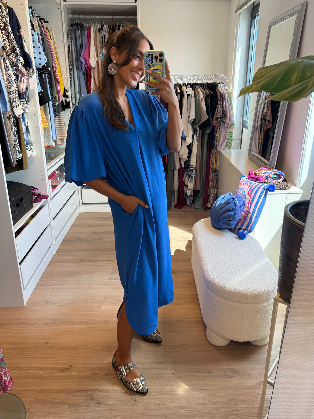 Ballon midi jurk met v-hals & zakken kobalt blauw