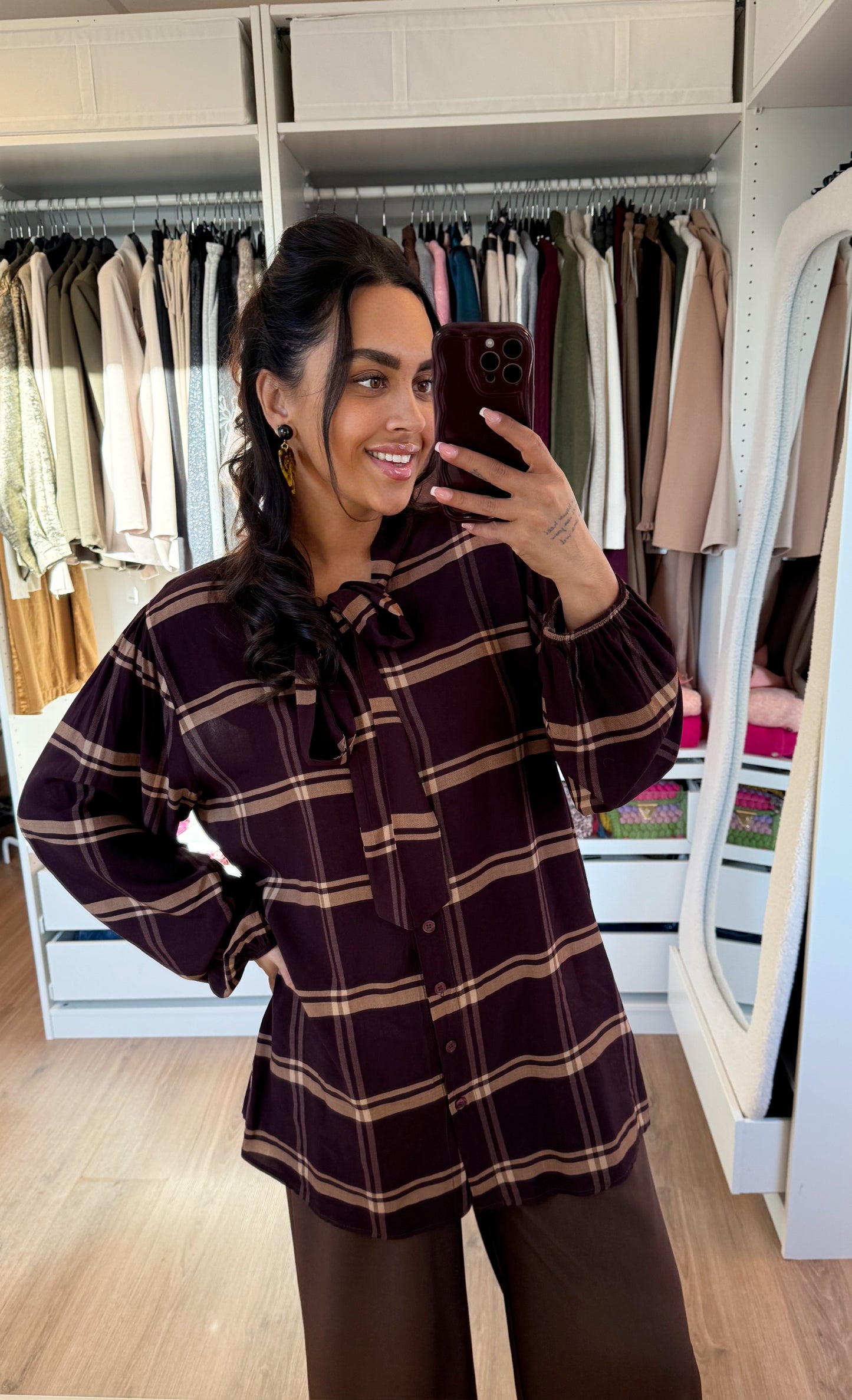 Ruit blouse met strik choco bruin & camel