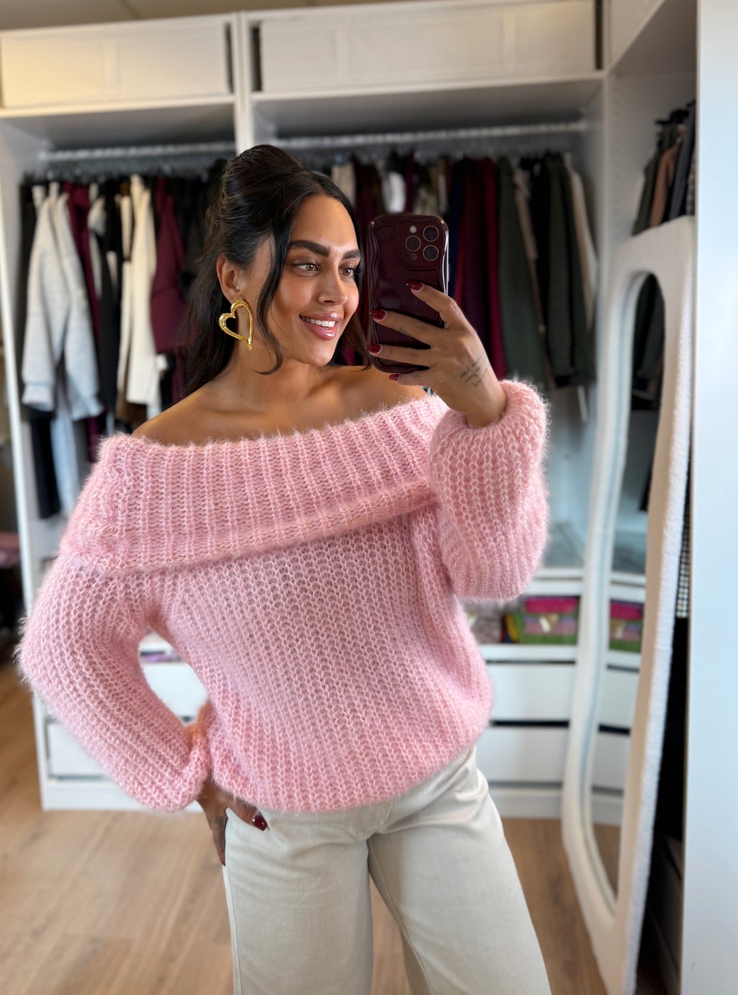 Amber off-shoulder knit baby pink