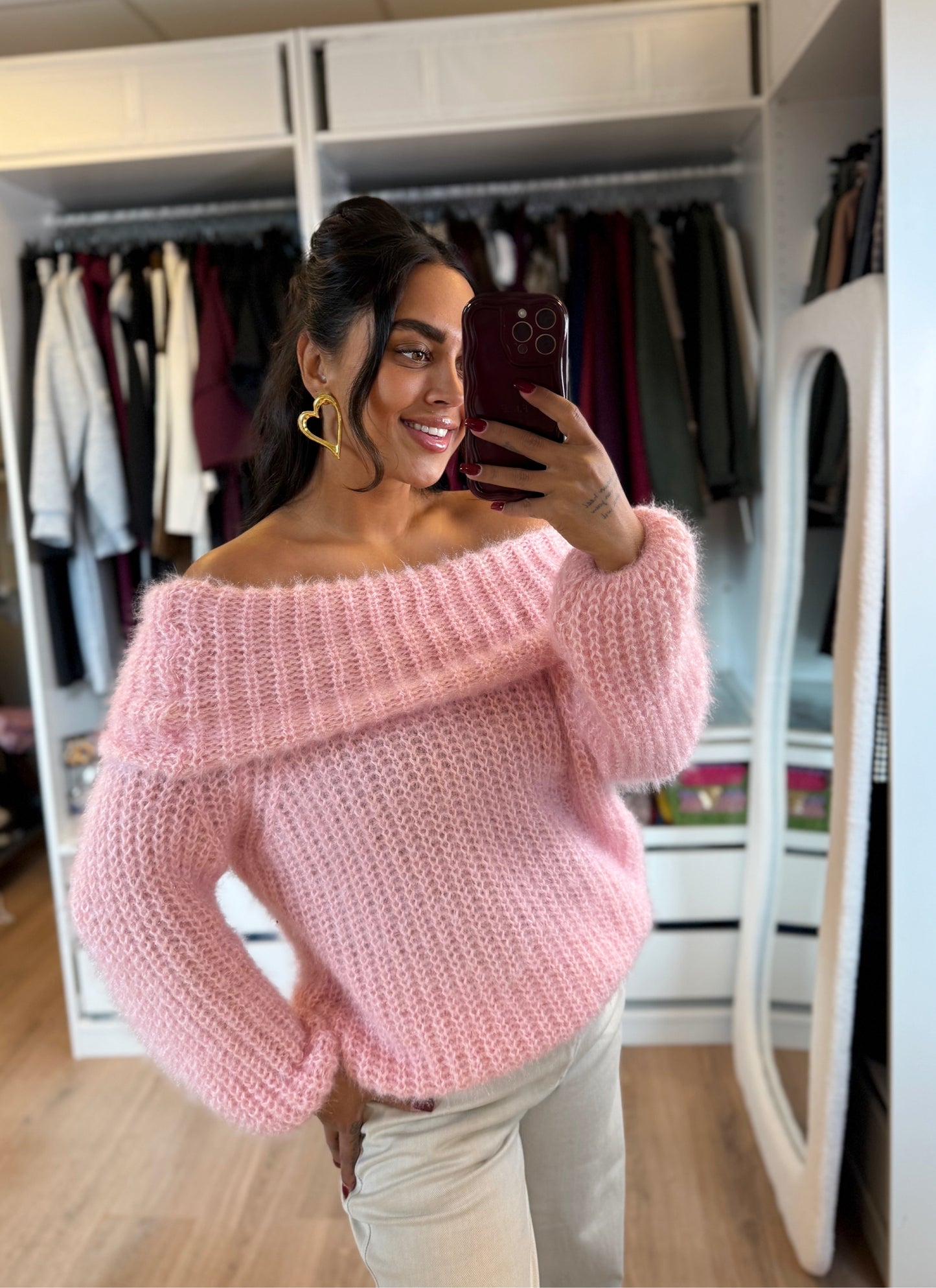 Amber off-shoulder knit baby pink