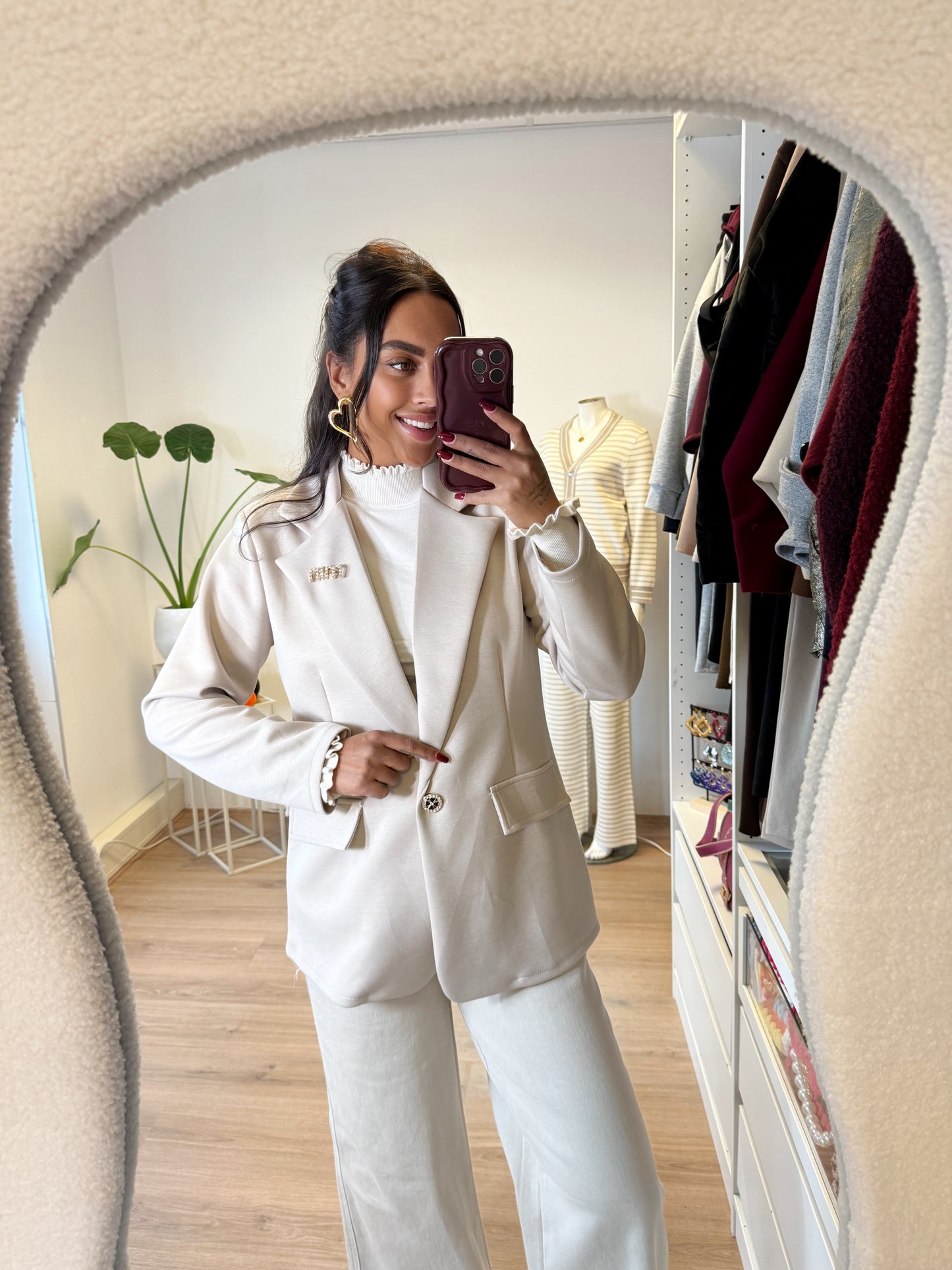 Bowie brooch blazer beige