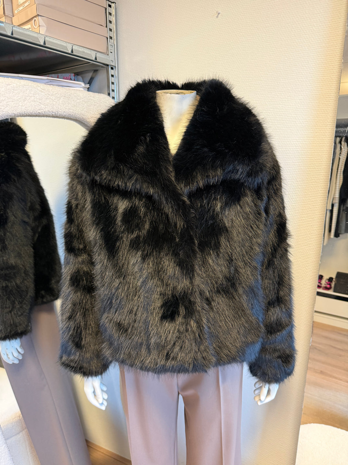 Faux fur jas zwart