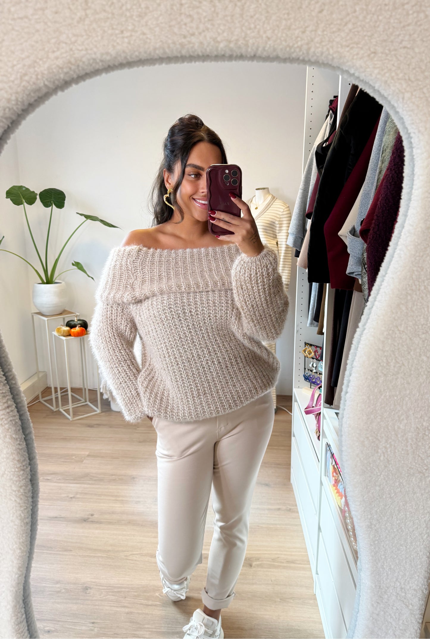 Amber off-shoulder knit beige