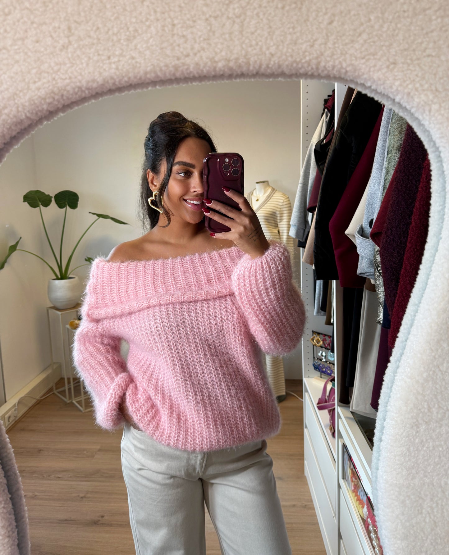 Amber off-shoulder knit baby pink