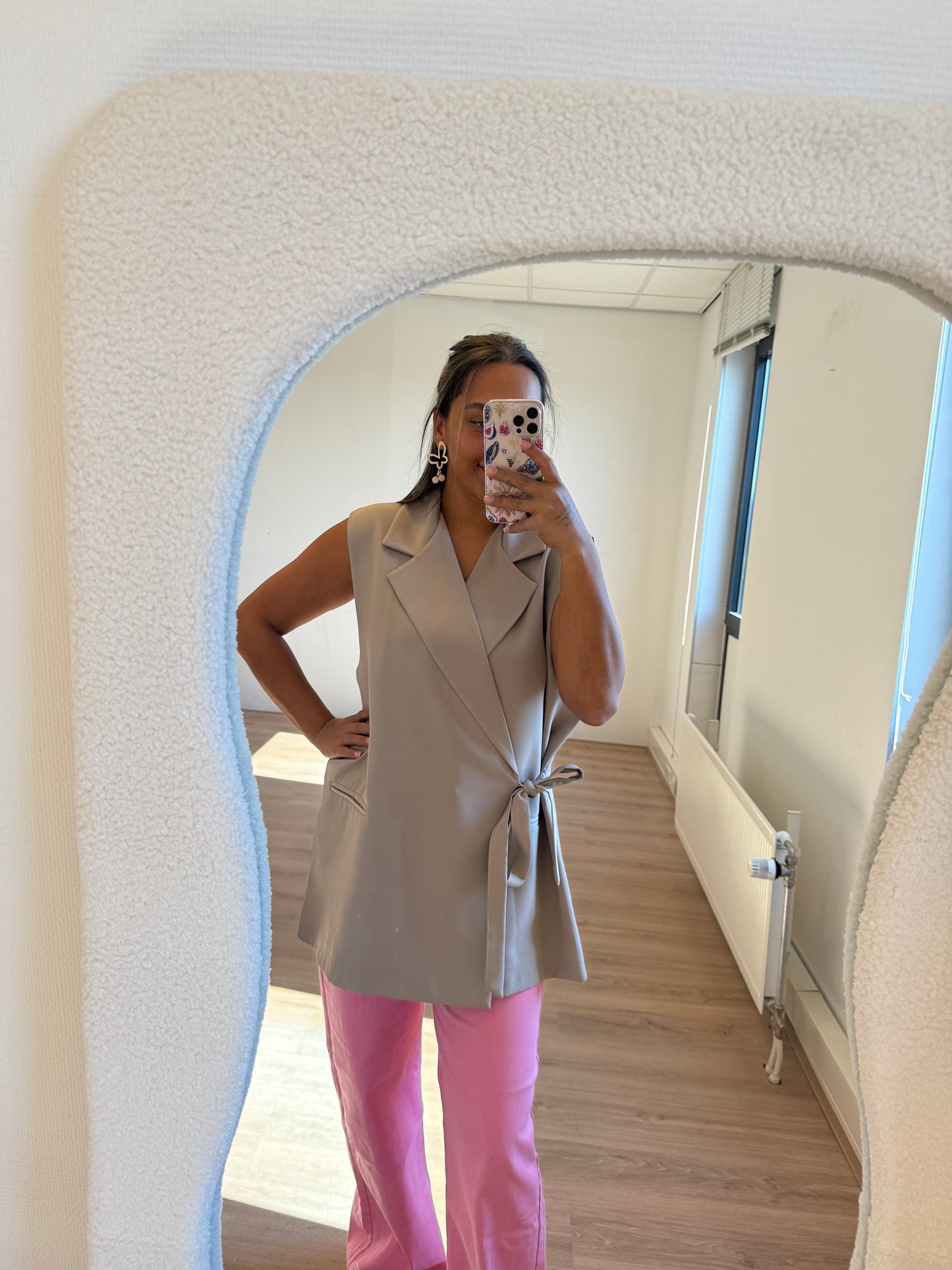 Charlotte bow gilet taupe