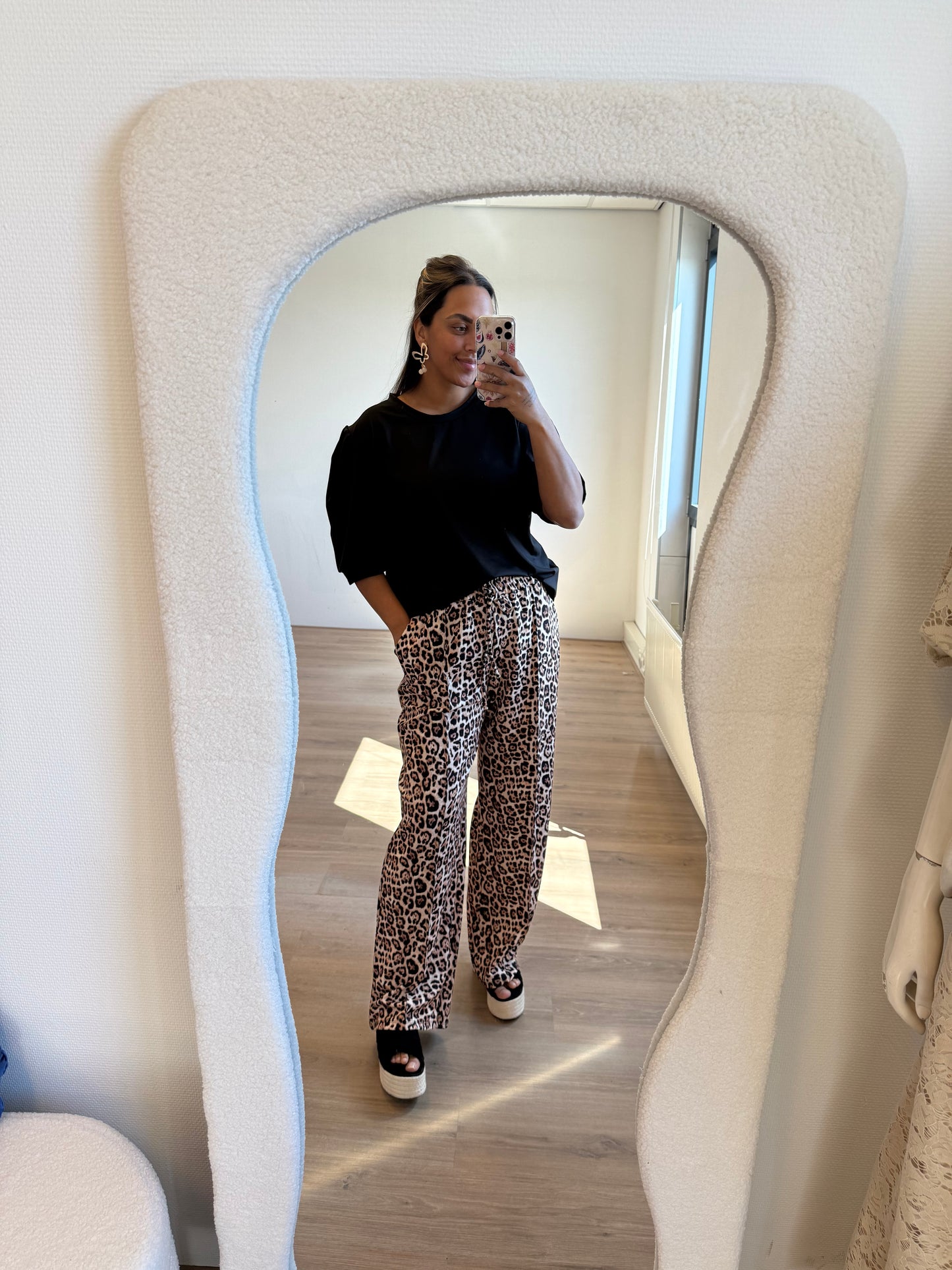 Julia wide leg print jogger leopard
