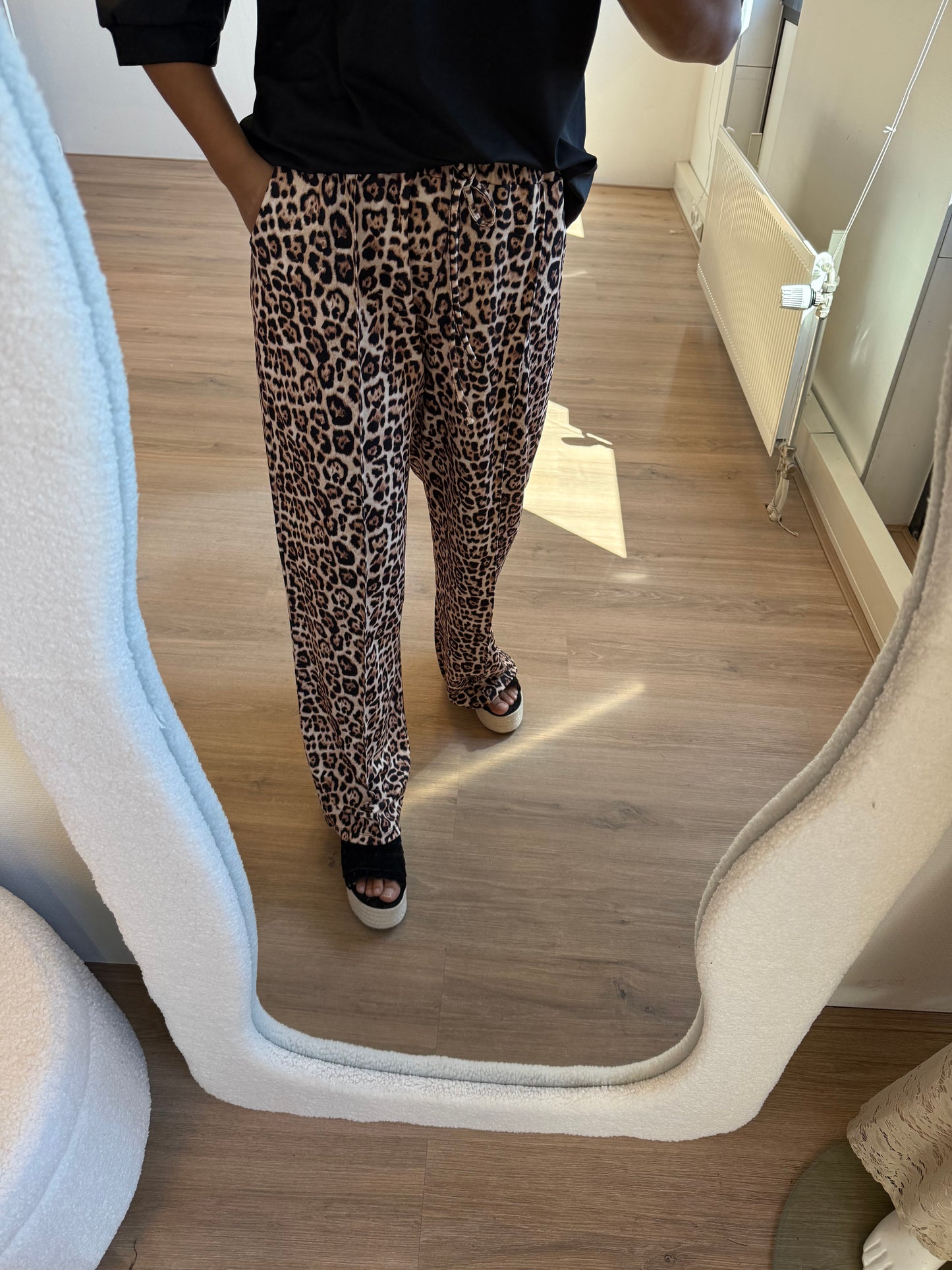 Julia wide leg print jogger leopard