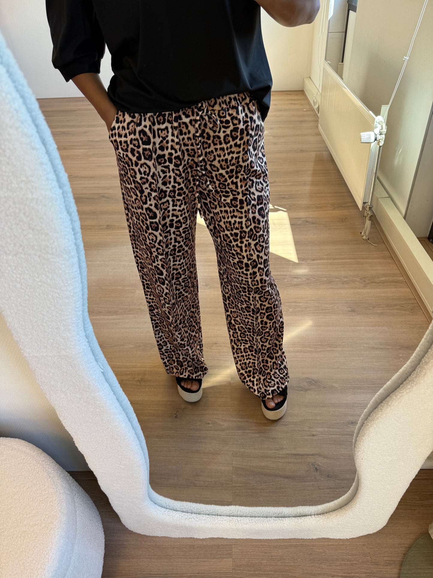 Julia wide leg print jogger leopard