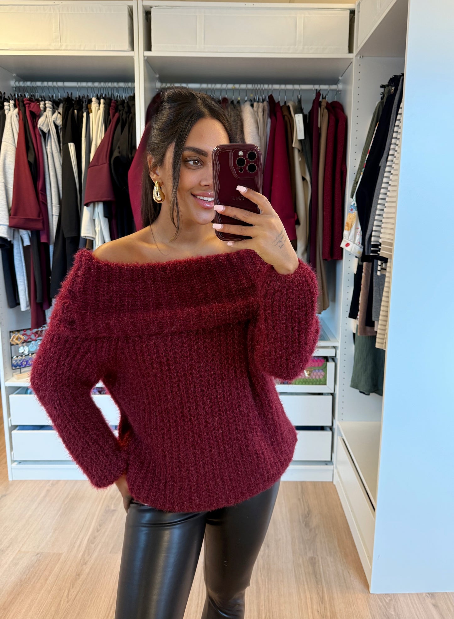 Amber off-shoulder knit bordeaux