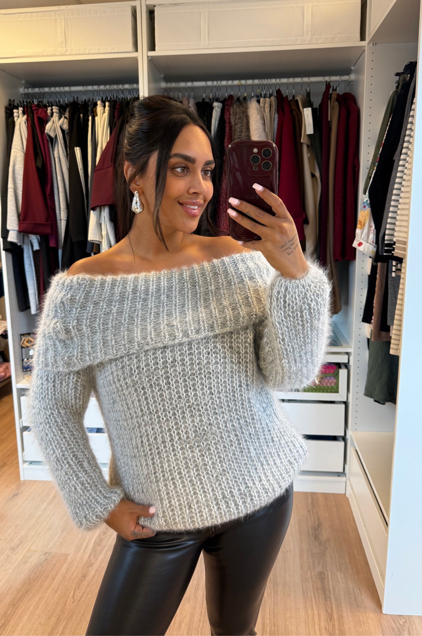 Amber off-shoulder knit grey