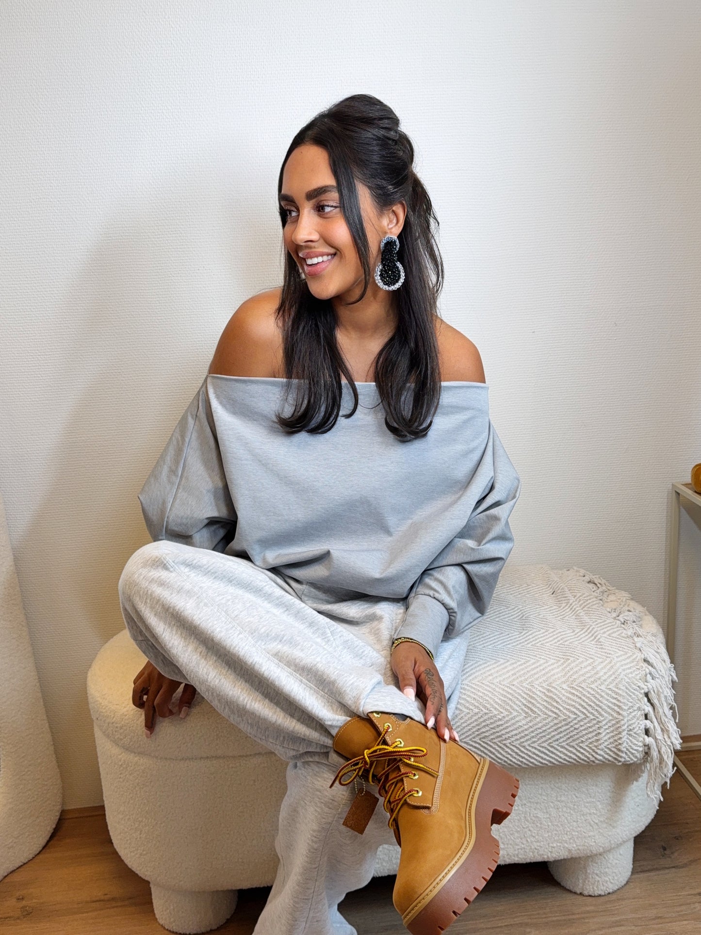 Olivia off-shoulder top grey
