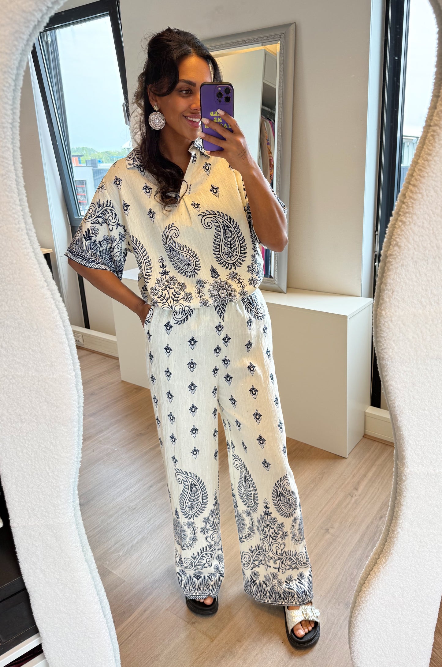 Paisley tweedelig pak met strass offwhite