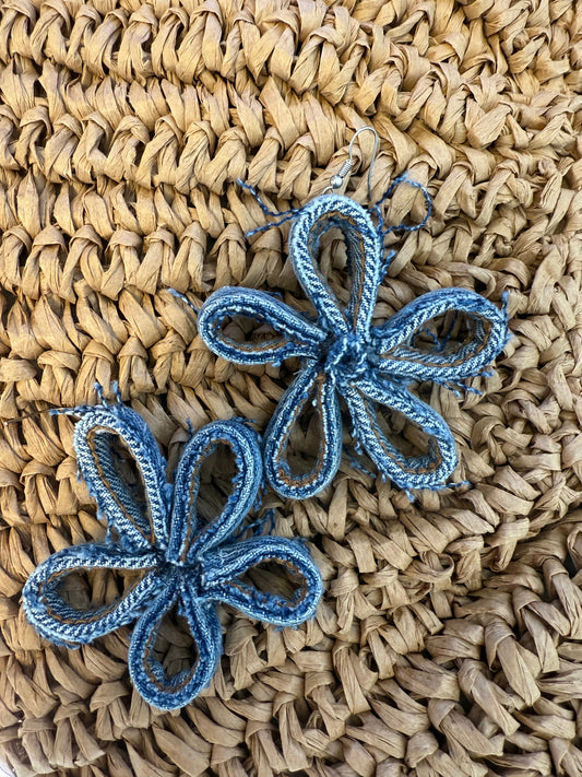 Oorbellen handgemaakt denim bloem blauw