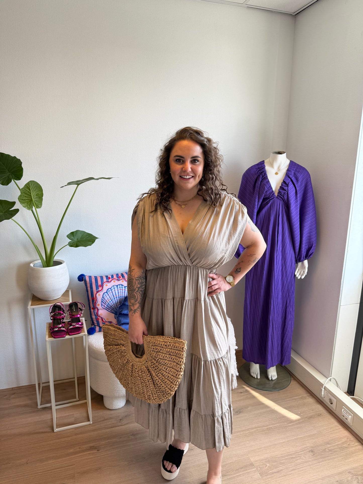 Lorena midi dress taupe