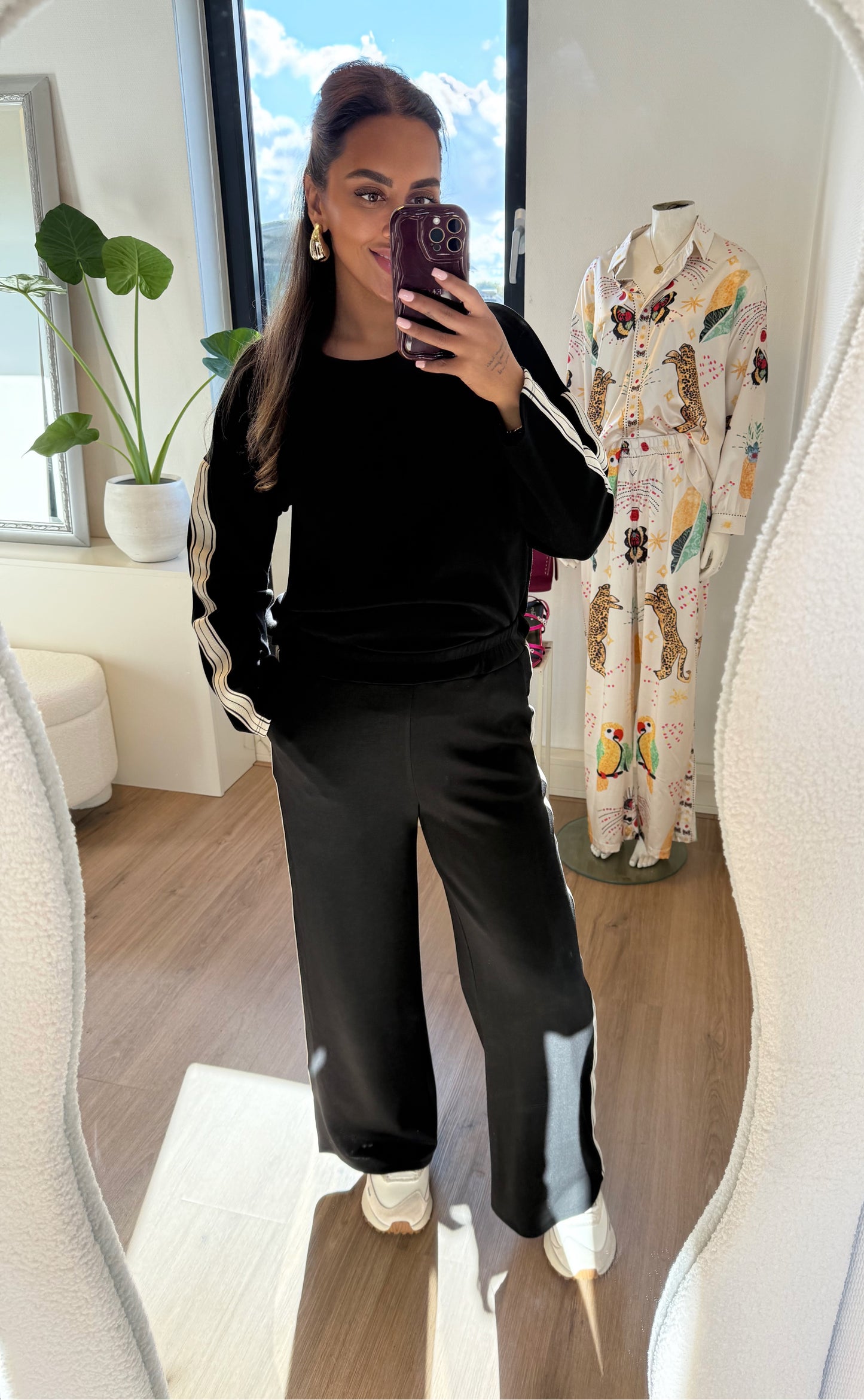Scarlet stripe jogger set black