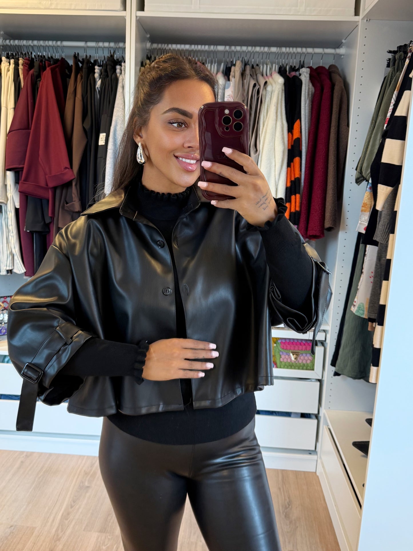 Loïse leatherlook trenchcoat black