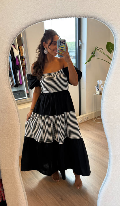 Maxi jurk off shoulder zwart & wit
