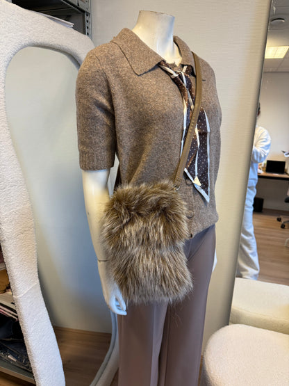 Faux fur telefoon tas bruin/wit met bruine strap