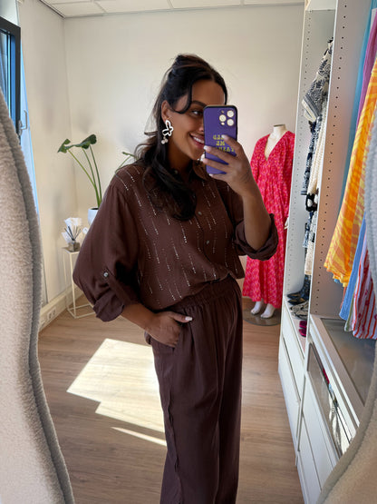 Tweedelig pak met strass choco bruin