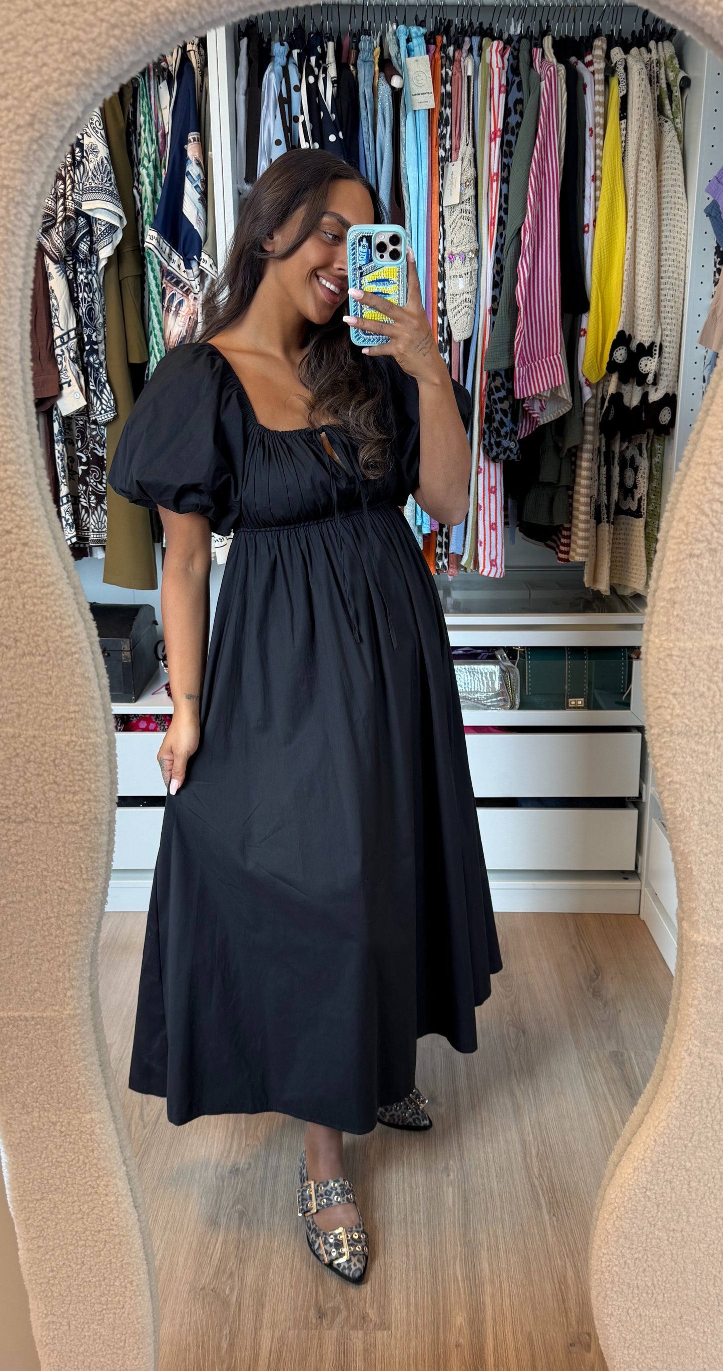 Katoenen maxi jurk met pofmouwen zwart