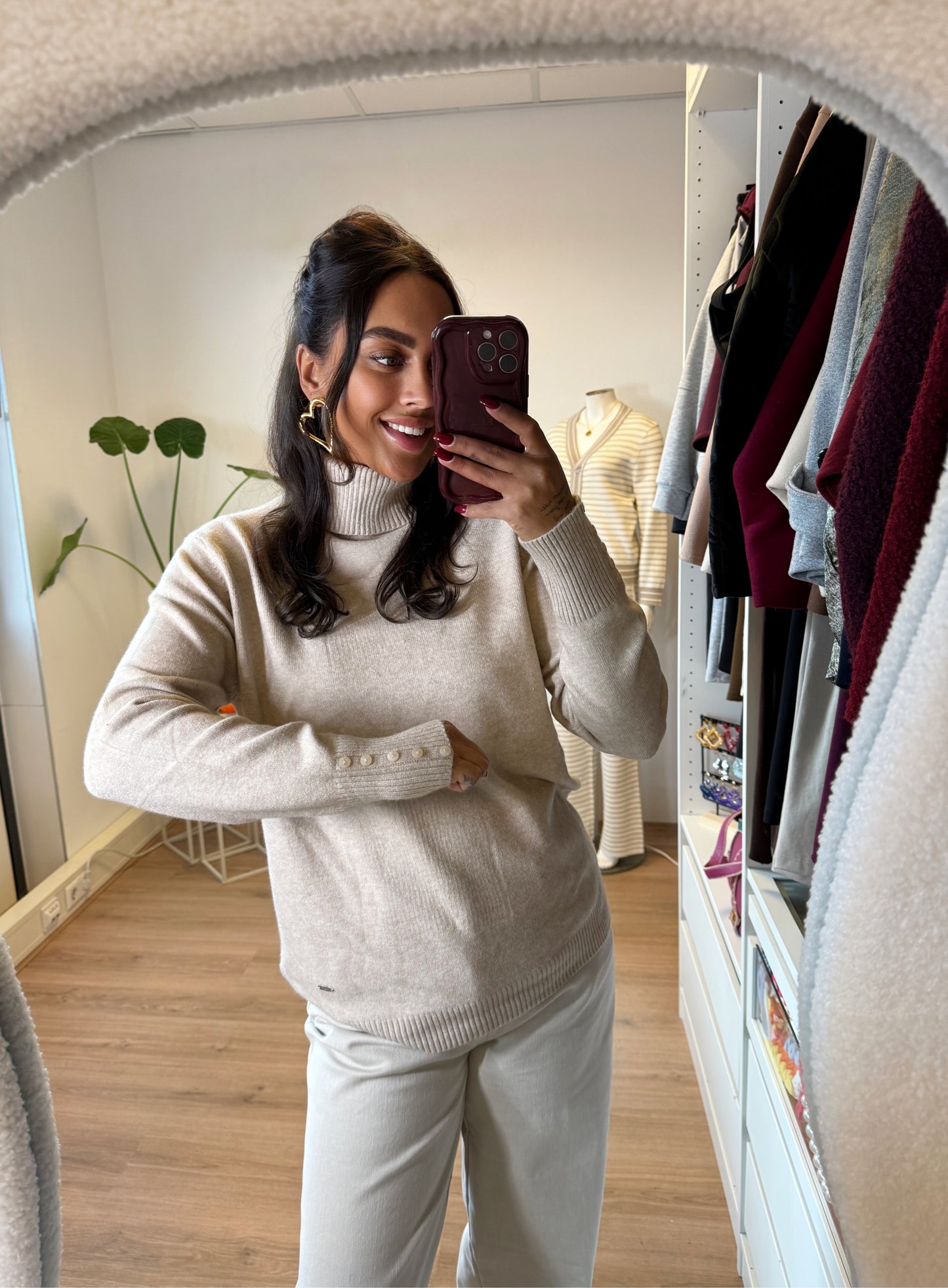 Yara button col beige