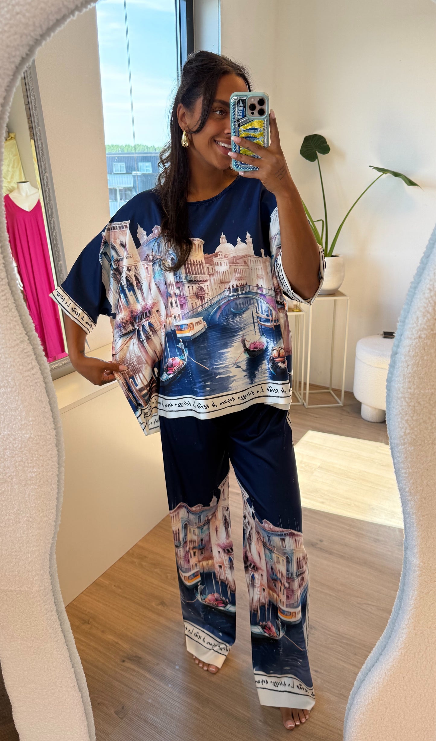 Tweedelige satijn set dolce vita donkerblauw