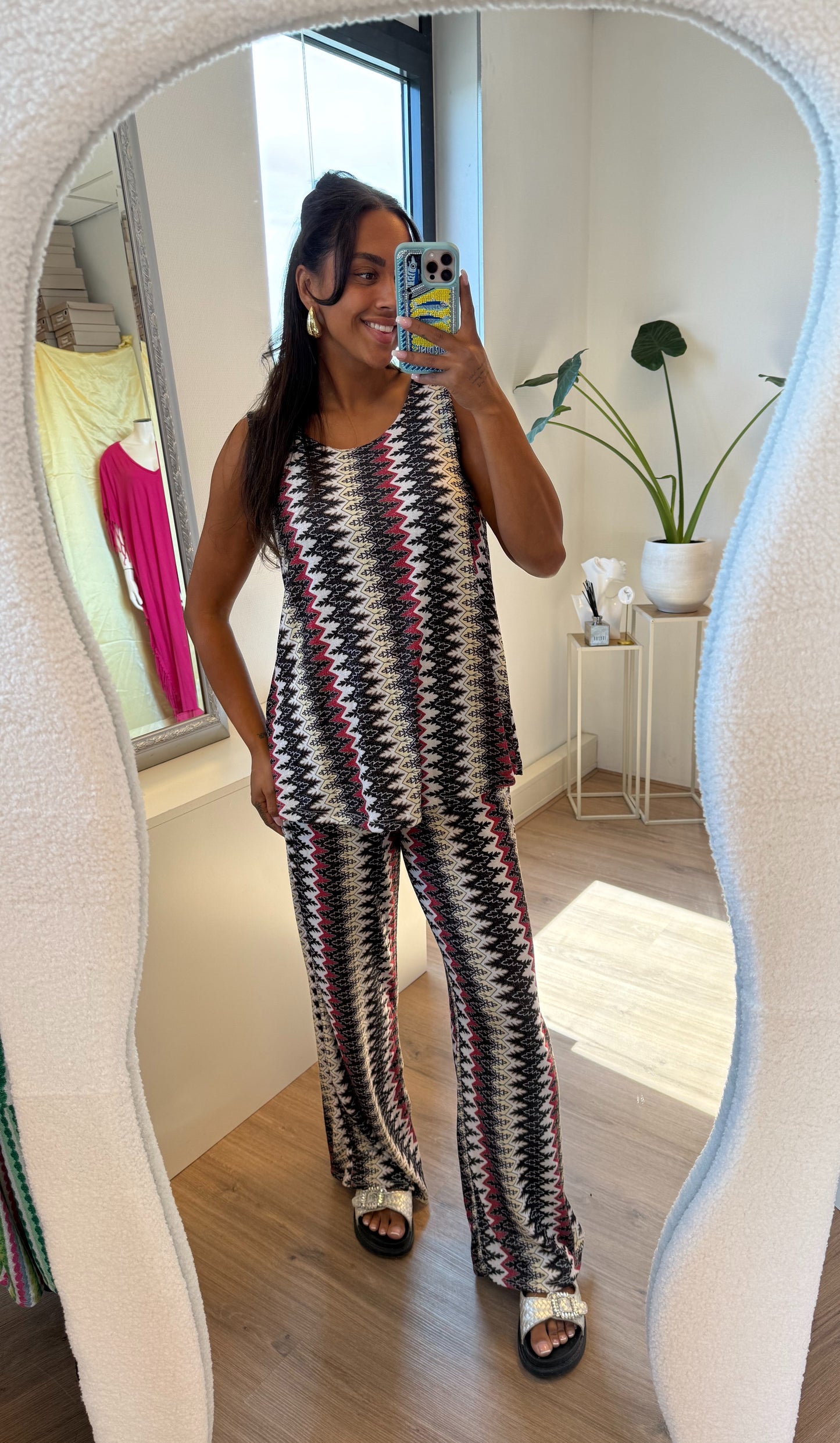 Tweedelige set shiny met print zwart & rood