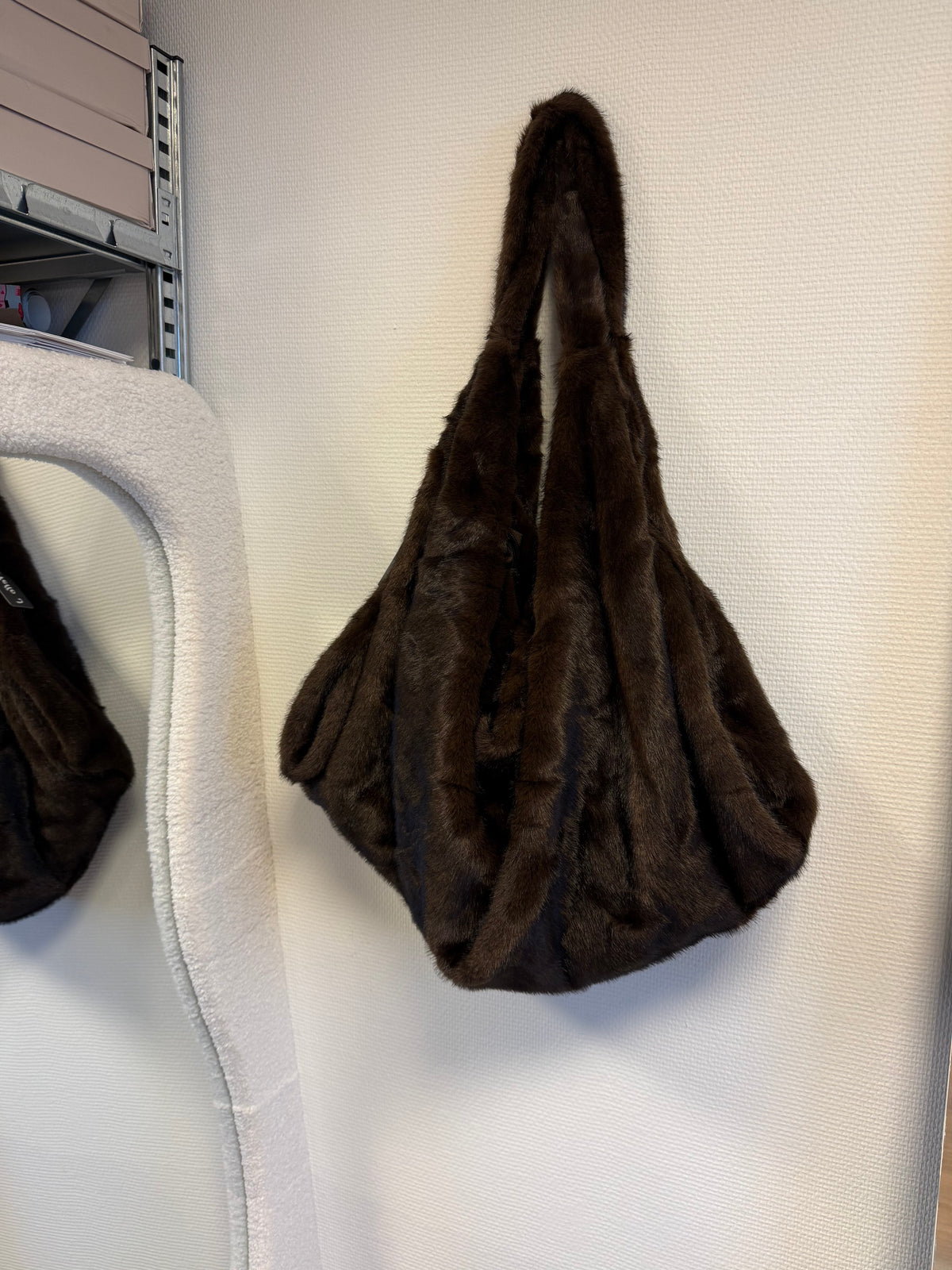 Faux fur slouchy tas XL choco bruin