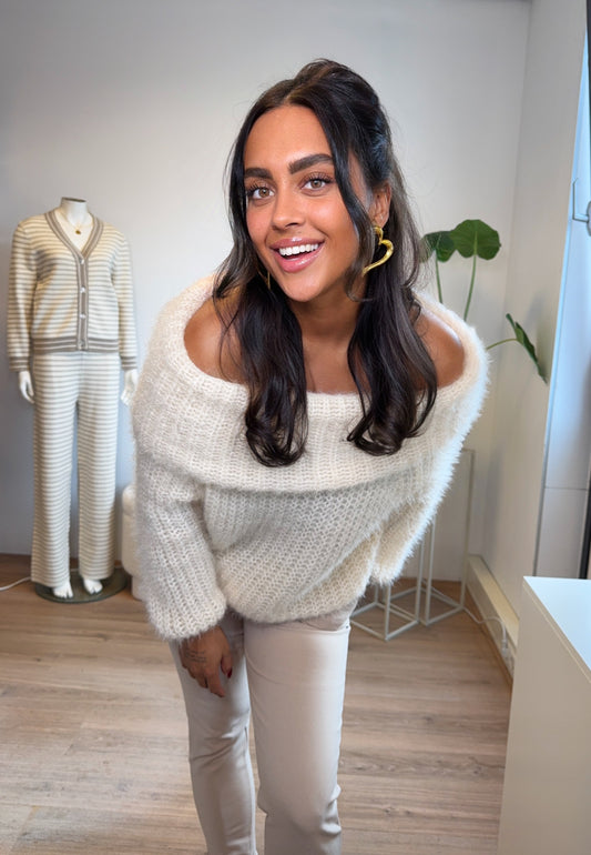 Amber off-shoulder knit offwhite
