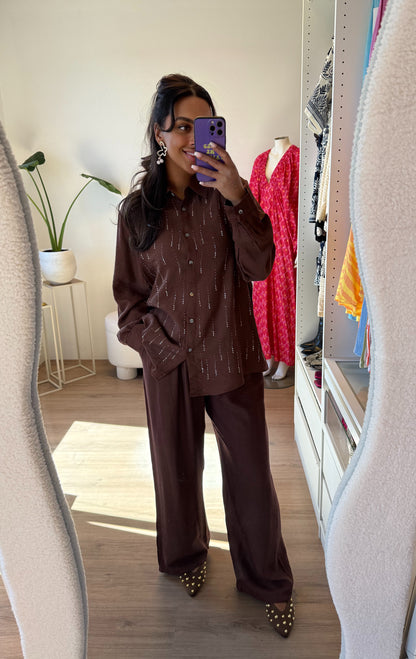 Tweedelig pak met strass choco bruin
