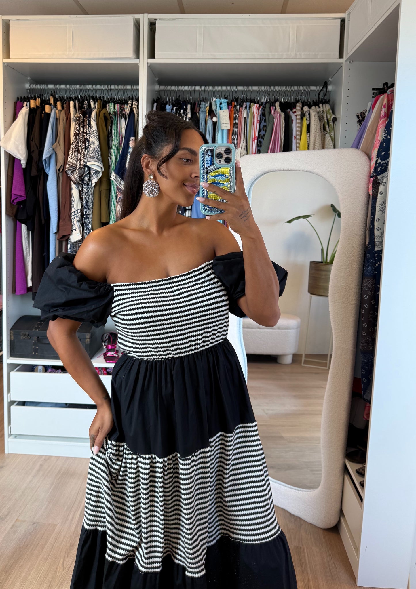 Maxi jurk off shoulder zwart & wit