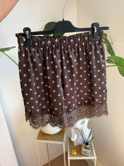 Satijnen short met polka dot print choco bruin & blauw
