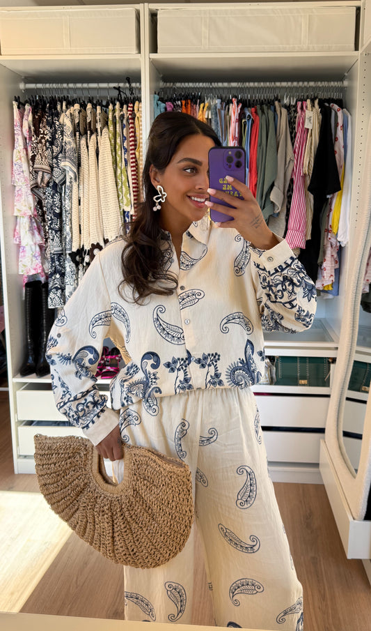 Tweedelig pak met paisley print offwhite