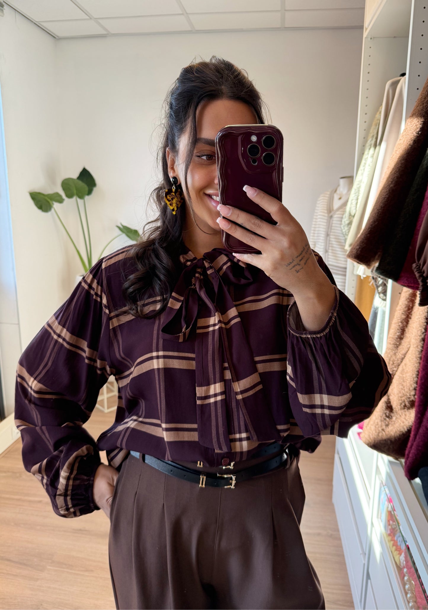 Ruit blouse met strik choco bruin & camel