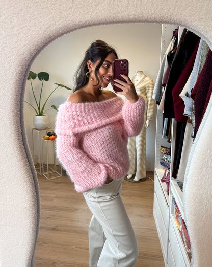 Amber off-shoulder knit baby pink