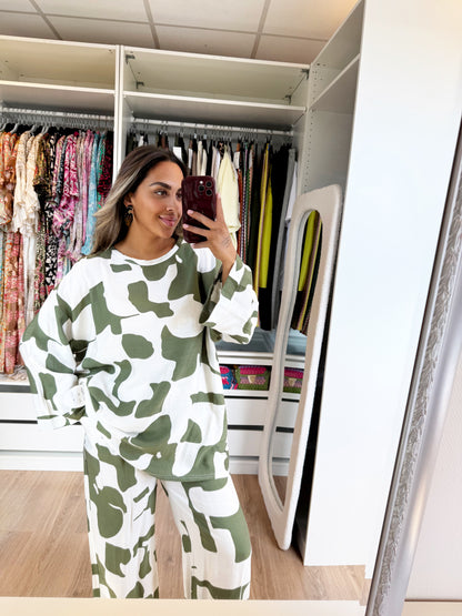 Kiara two piece set offwhite & sage green