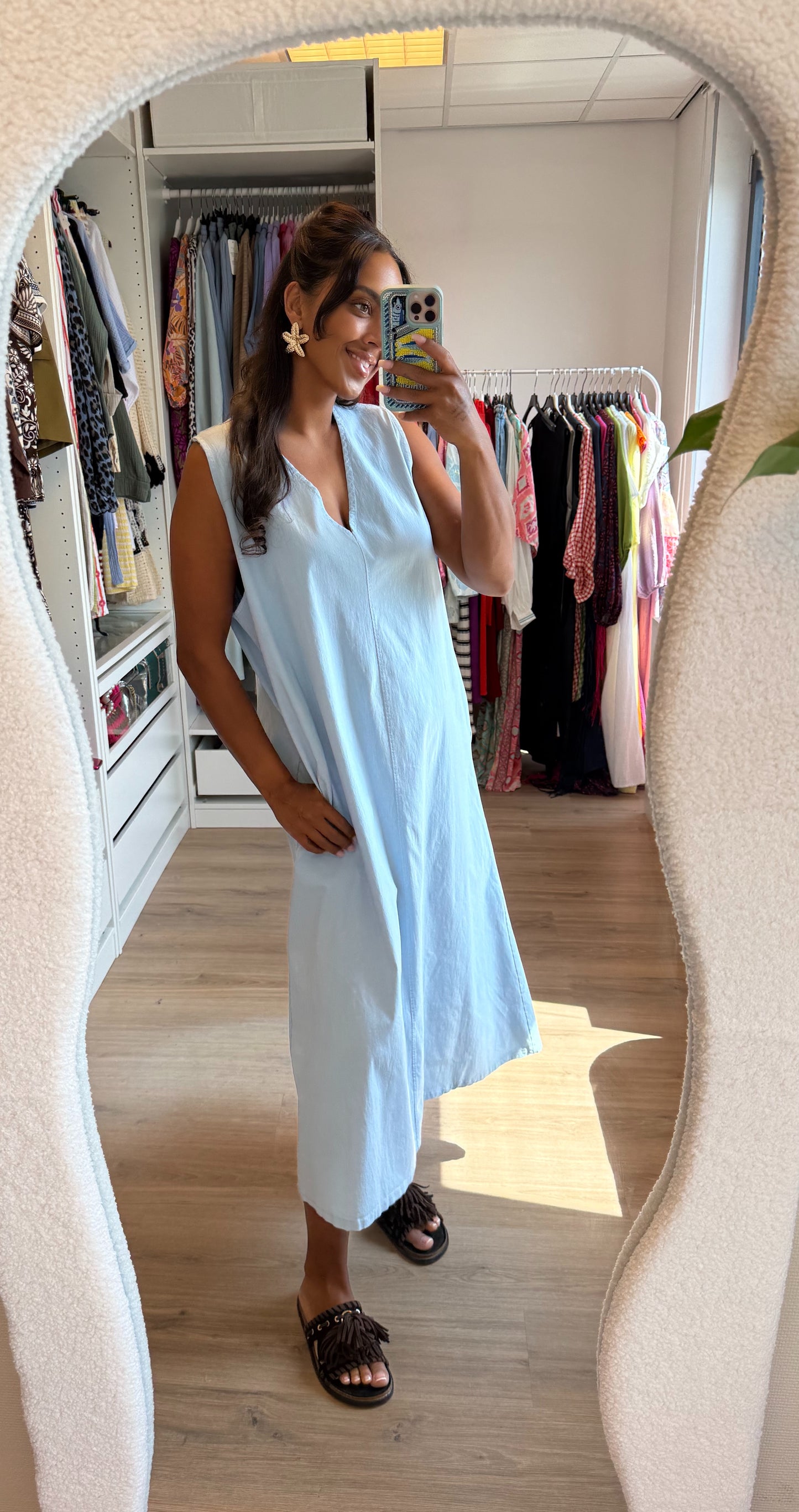 Viscose maxi jurk met vhals & zakken lichtblauw