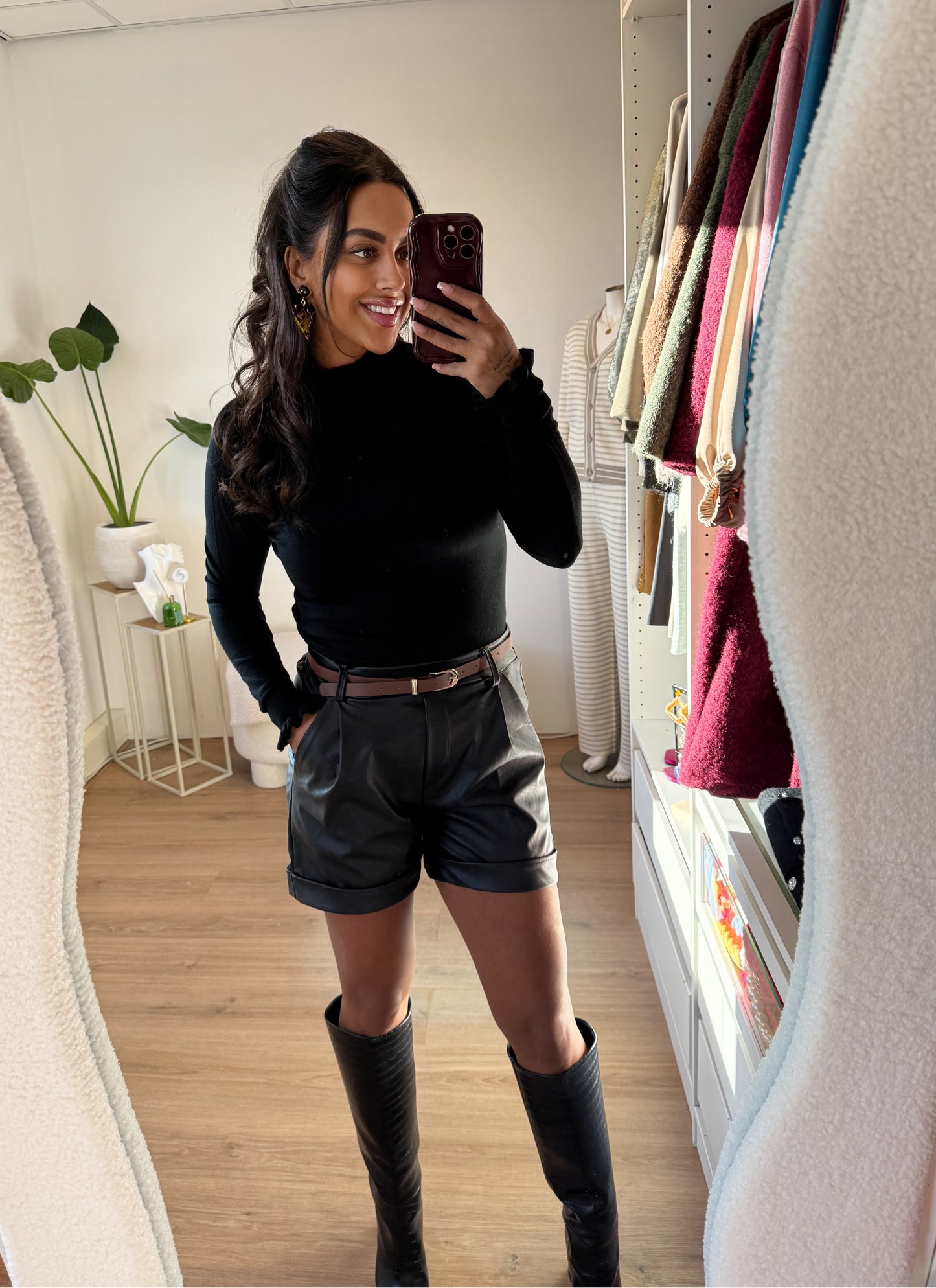 Leatherlook short black