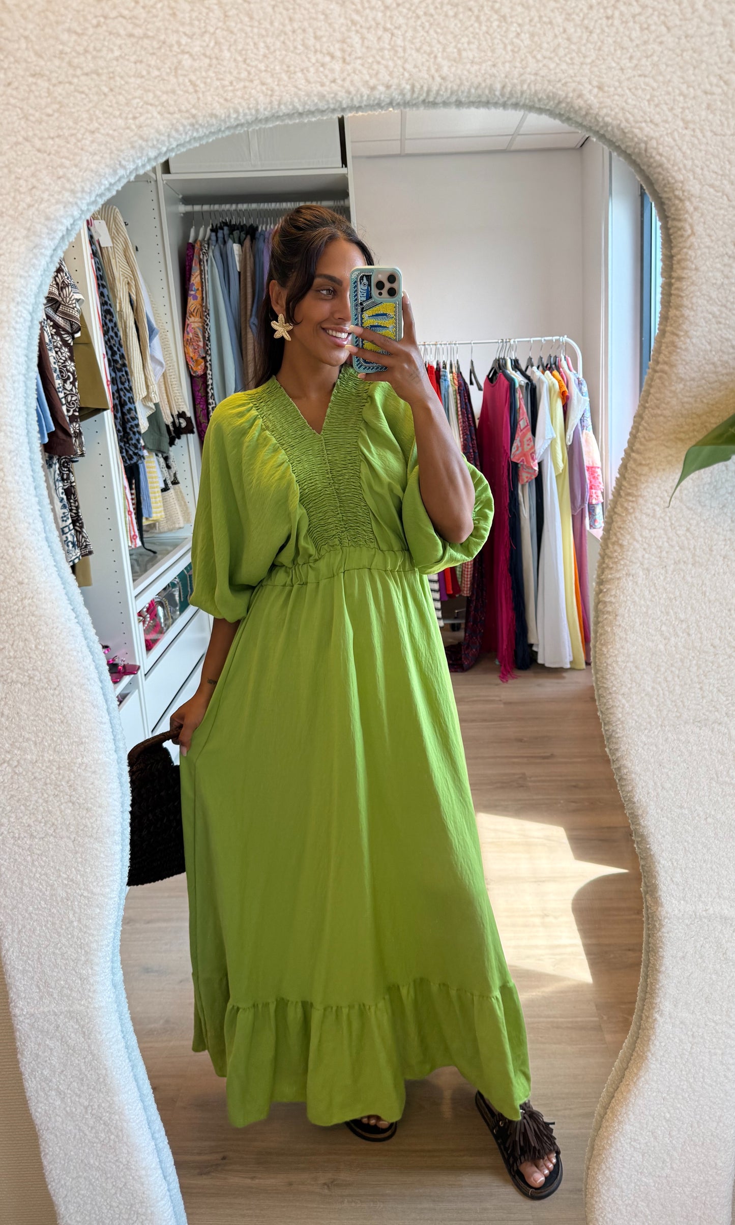 Maxi jurk met vlindermouwen pistache groen