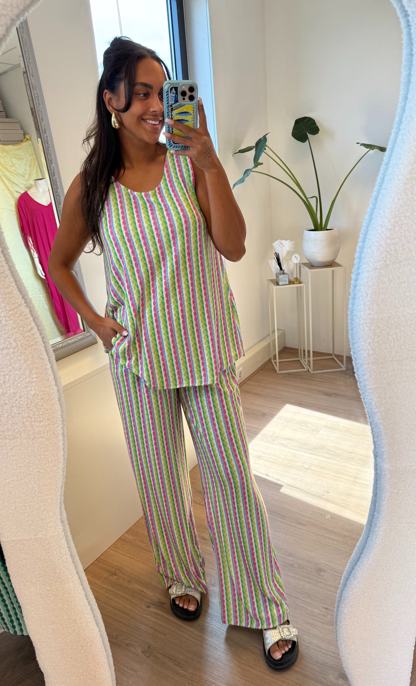 Tweedelige set shiny met print roze & groen