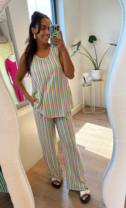 Tweedelige set shiny met print roze & groen
