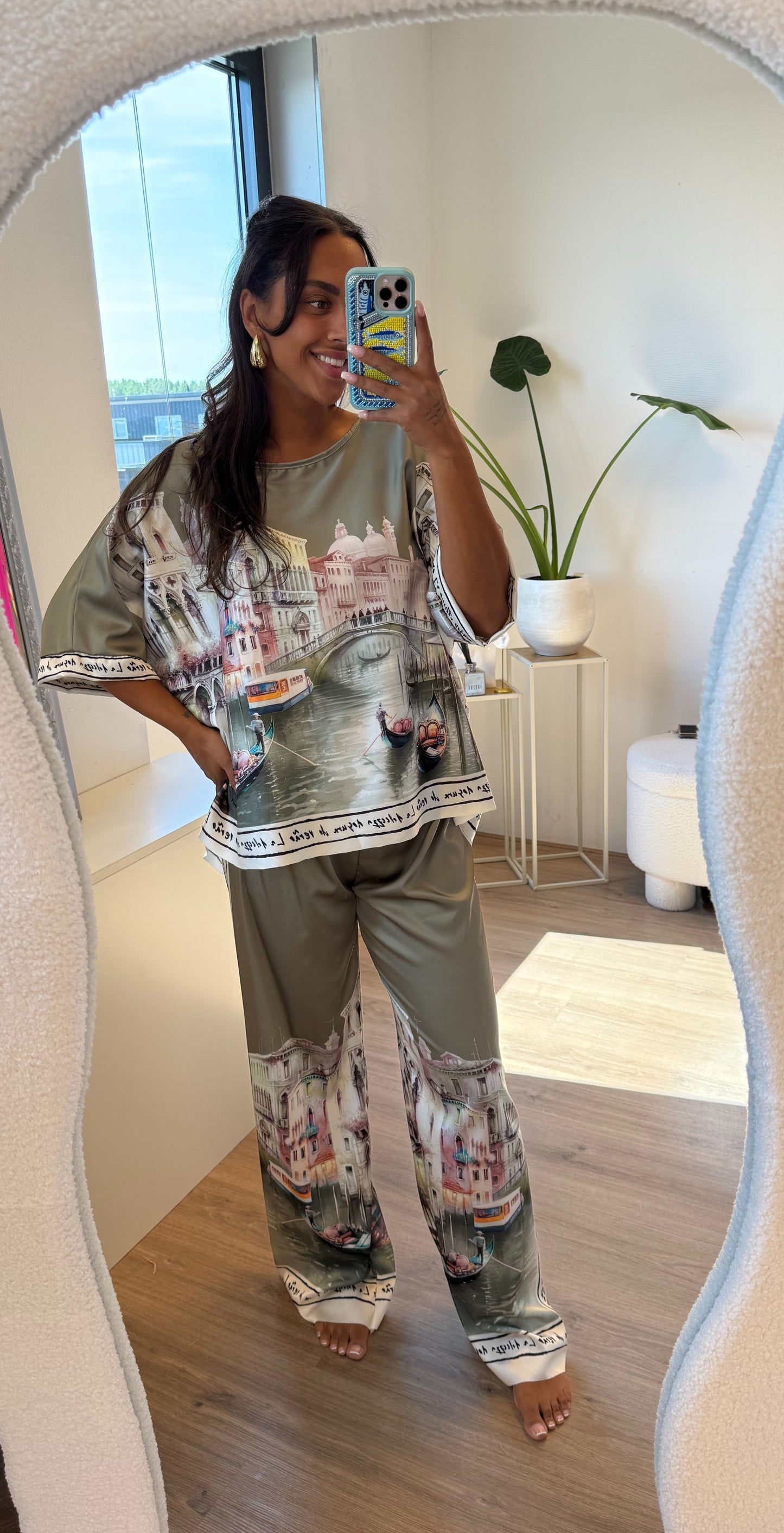 Tweedelige satijn set dolce vita army groen