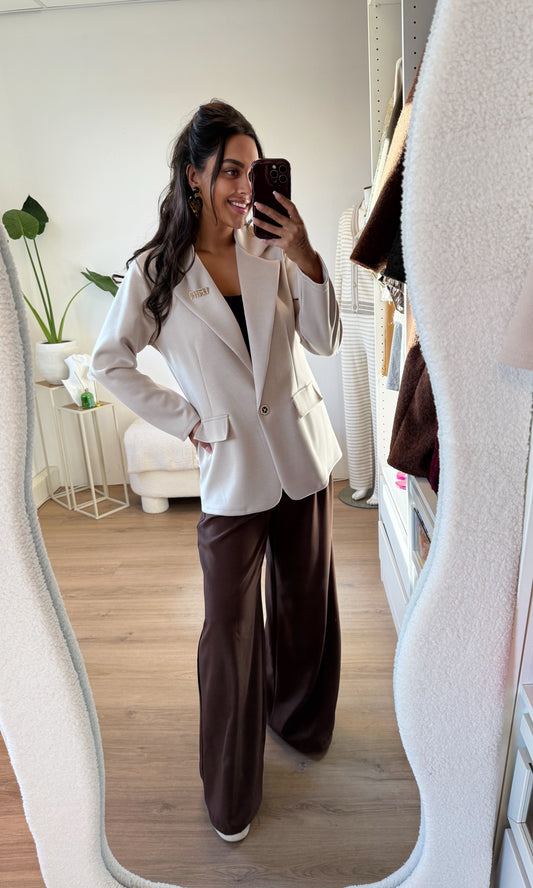 Bowie brooch blazer beige