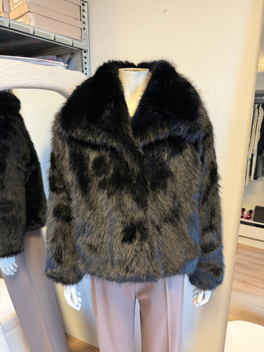 Faux fur jas zwart