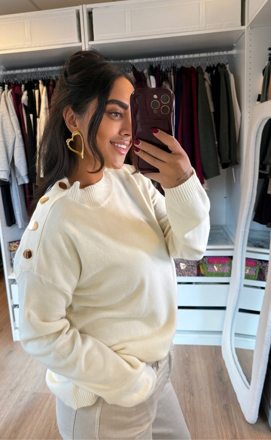 Golden button knit offwhite