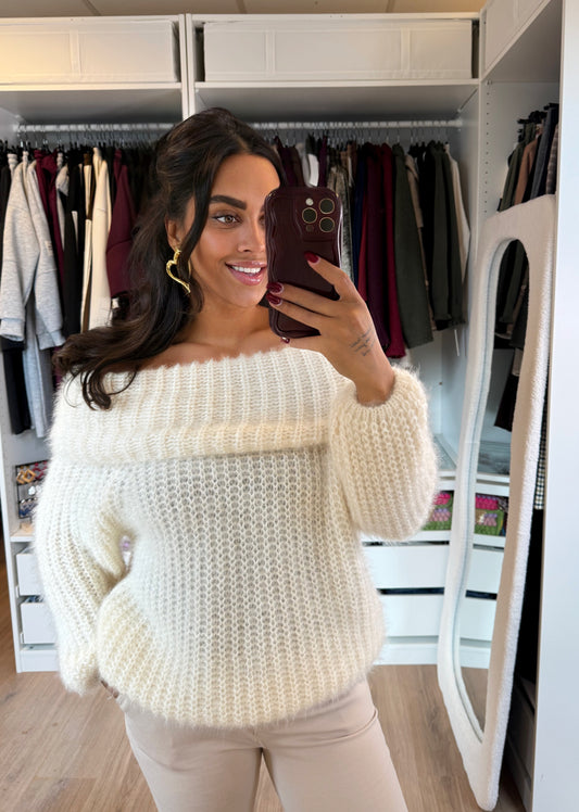 Amber off-shoulder knit offwhite
